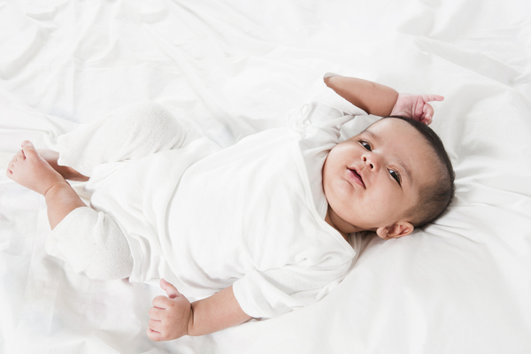 Выбираем позу для укладывания новорожденного