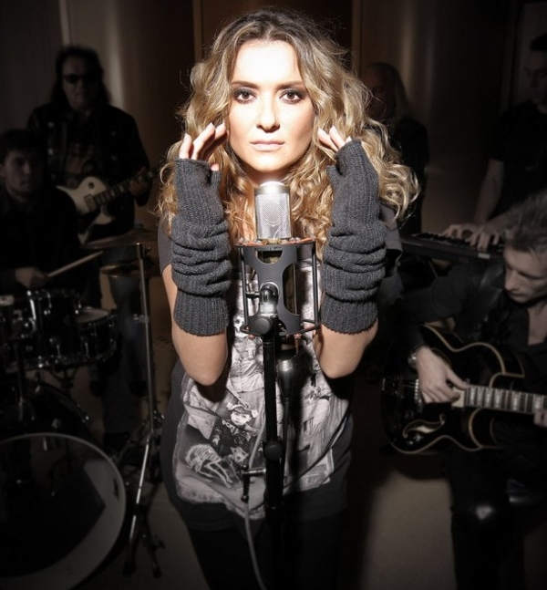 Могилевская: Премьера клипа на песню луноход