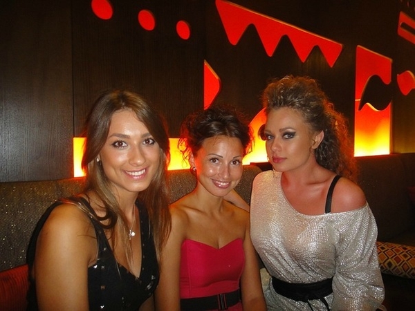 Яна Соломко отдохнула в клубе с Сашей Шульгиной