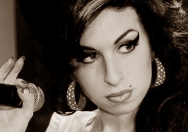 Эми Уайнхаус умерла