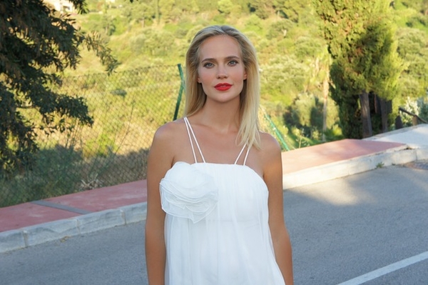 Глюкоза подарила Татьяне Лазаревой сумку от Valentino