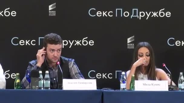 Мила Кунис на русском языке ругалась с журналистом