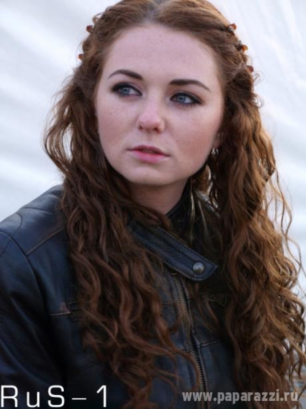 Экс-участница группы Тату умирает в новом клипе