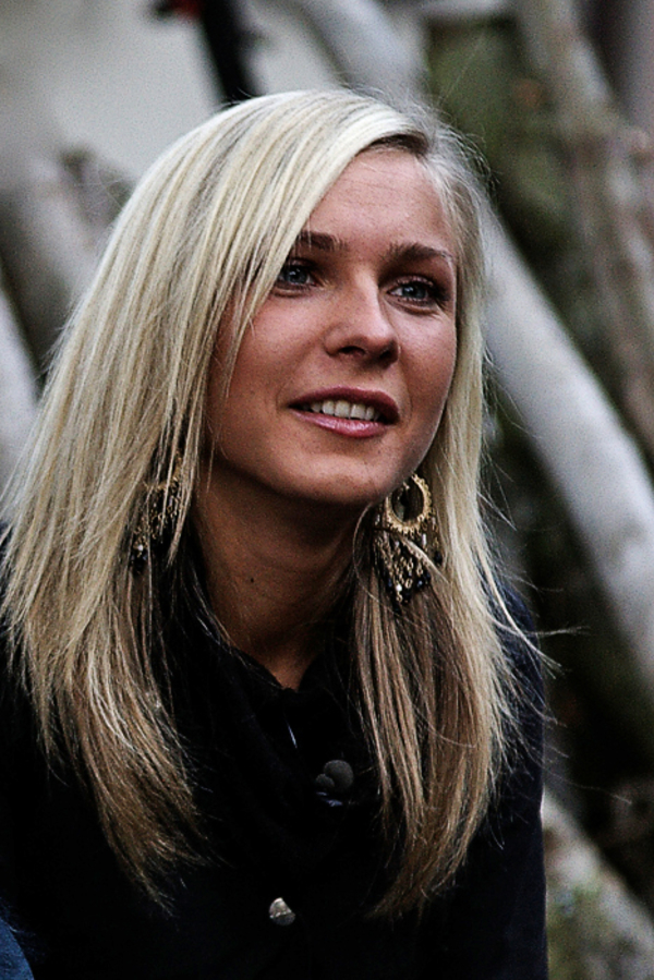 Звезду Дома-2 обвинили в хищении денег