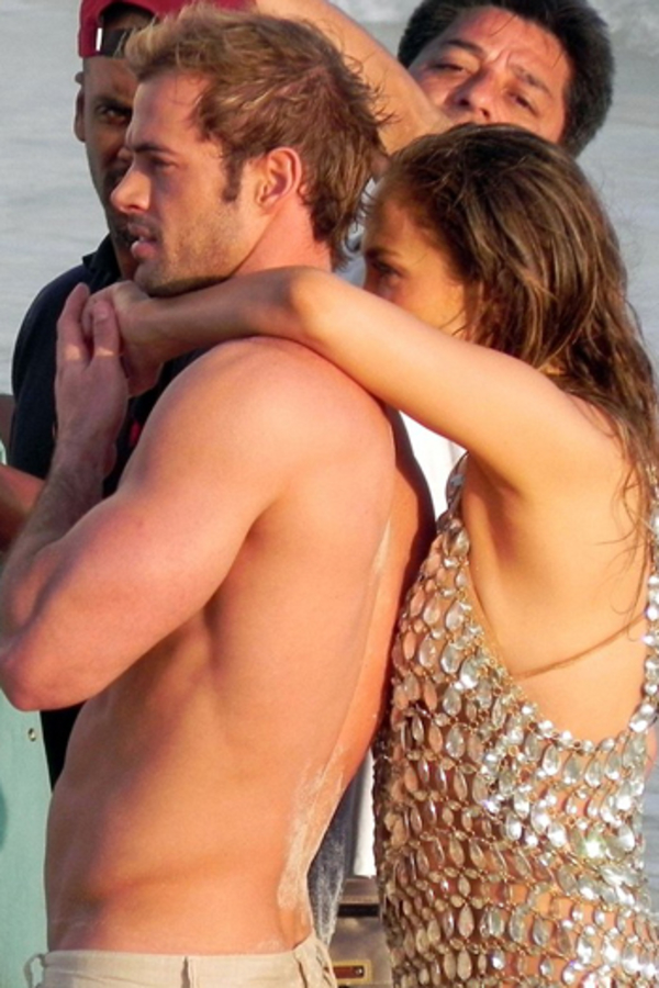 У Дженнифер Лопес новый роман?