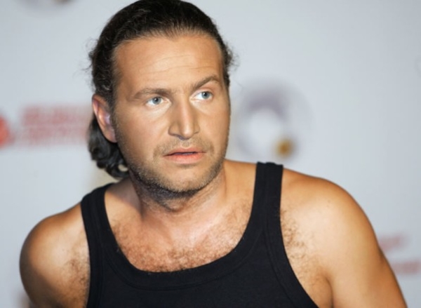 Агутин прокомментировал факт измены жене