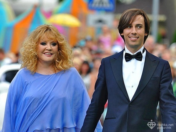 Пугачева – журналистам: Дайте пожрать, а?