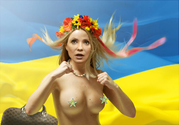 Движение FEMEN обратилось к судье, который судит Тимошенко