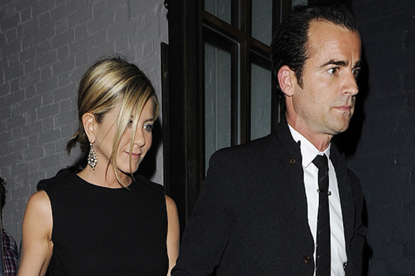 Теру не собирается женится на Энистон?