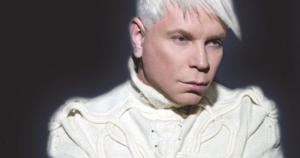 Борис Моисеев поет и курит, но пока не пьет