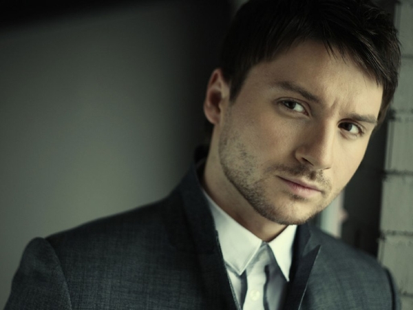 У Лазарева роман с танцором из шоу-балета