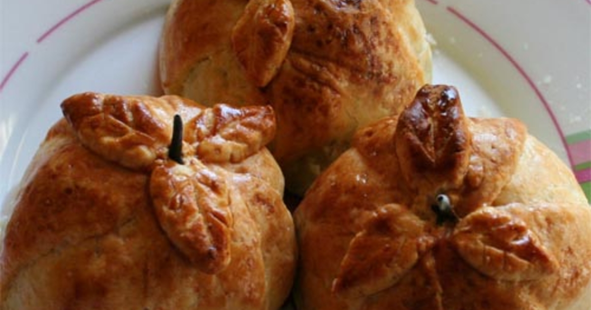 Груши в слоеном тесте запеченные в духовке. Яблоки в слойке. Яблоко целое в тесте. Яблоки в слоеном тесте запеченные в духовке. Яблоки в слойке.