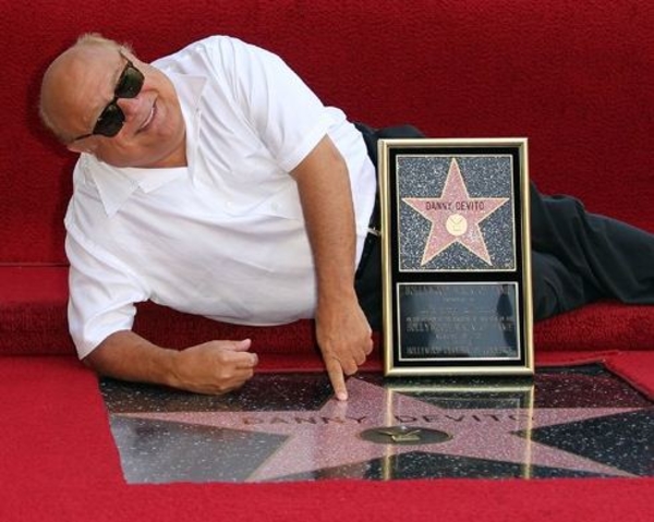 Дэнни Де Вито получил звезду на Аллее славы
