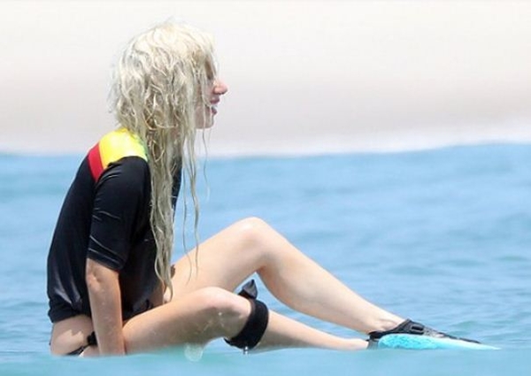 Папарацци сфотографировали Lady Gaga без макияжа