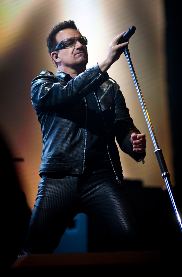 Боно из U2 очутился в больнице