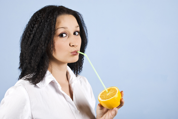 Болезнь Альцгеймера будут лечить витамином С