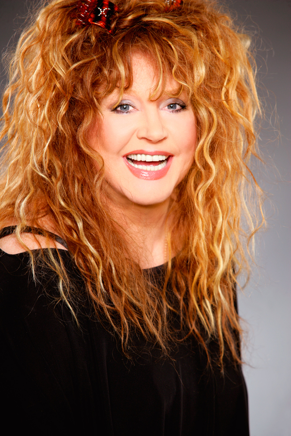 Алла Пугачева стала ведущей конкурса Crimea Music Fest