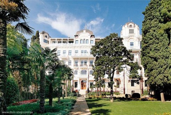 Алла Пугачева приехала в Крым и обосновалась в шикарных апартаментах