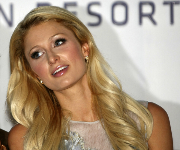 Пэрис Хилтон в Киеве ждет номер за 14 тысяч евро
