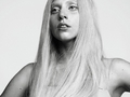 Lady Gaga без макияжа на обложке модного журнала Harper's Bazaar