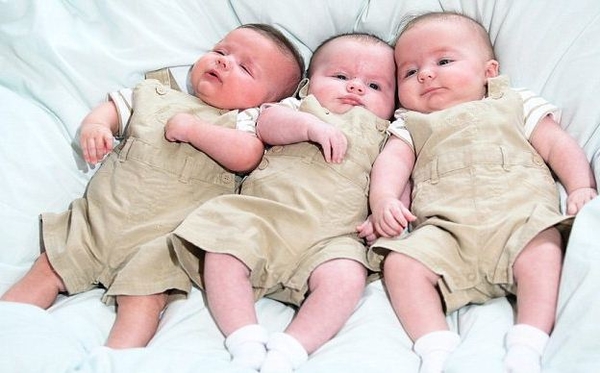 Англичанка выносила троих детей, зачатых из разных яйцеклеток