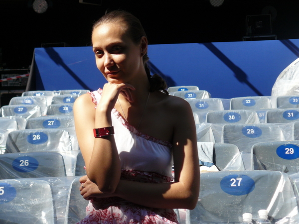 В Сеть попало фото Власовой без макияжа