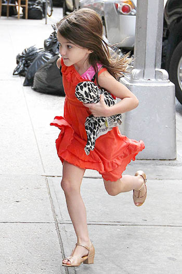 Сури Круз не любит папарацци