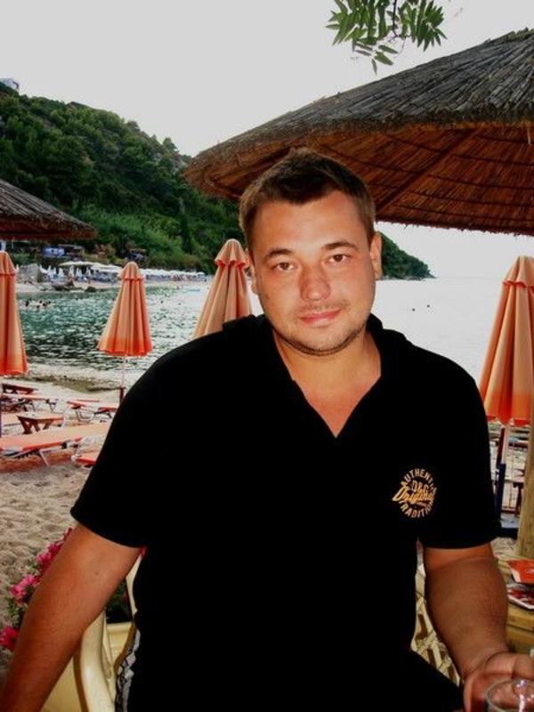 Сергей Жуков продает свой Porsche Cayenne