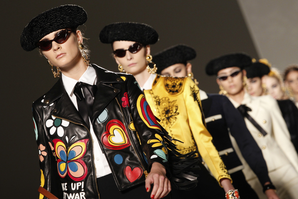 Ковбои против матадоров: Показ Moschino