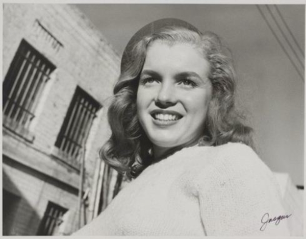 На продажу выставлены первые откровенные фото Мэрилин Монро