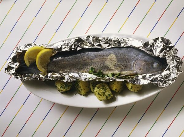 Что выбрать: рукав для запекания, фольгу или пергаментную бумагу?