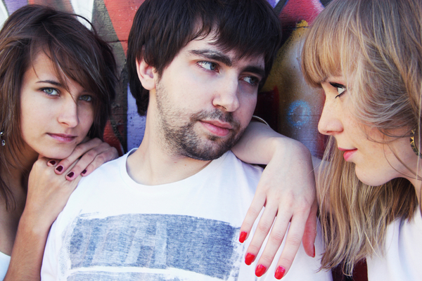 Влюбилась в мужа подруги: Что делать?