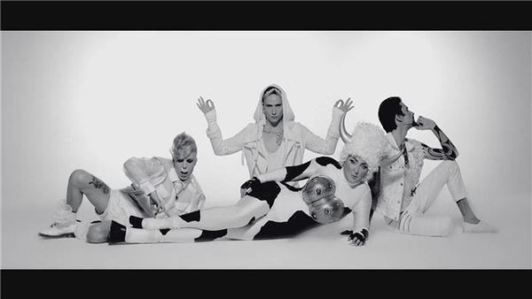 Quest Pistols и Лолита выпустили новый клип