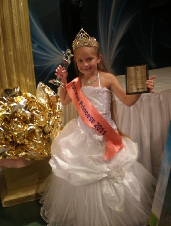 Украинка победила на Мини-мисс Вселенная в Турции