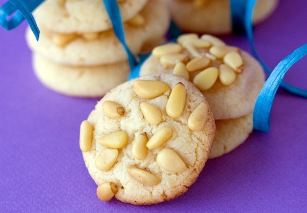 Французские миндальные пирожные: история и рецепт