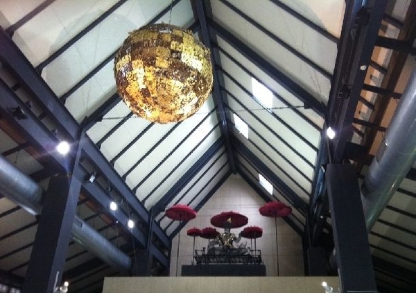 Ксюша Собчак учит кхмерский язык