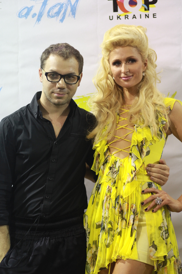 Пэрис Хилтон без ума от платья Андре Тана