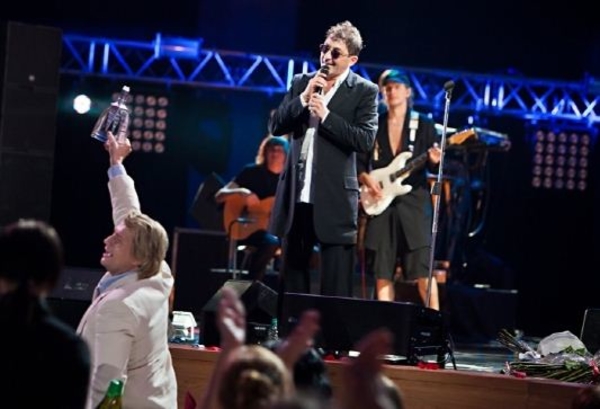 Зловонный запах испортил концерт Лепса в Челябинске