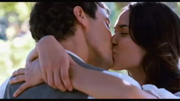 Вот так нужно целоваться!