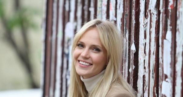 Глюкозе подарили серьги в виде мужского полового органа