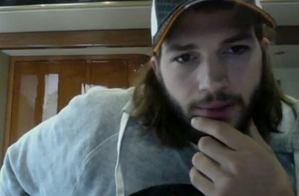 Эштон Катчер записал видеообращение к журналистам