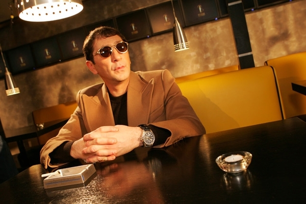 Григорий Лепс снял свои знаменитые очки