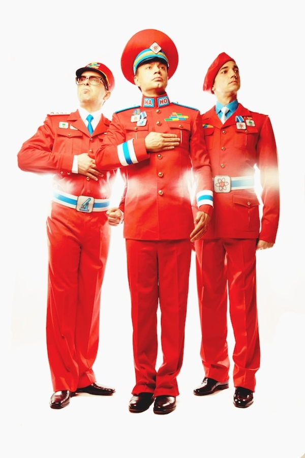 Участники группы Дискотека Авария в новом видео сыграли вождей