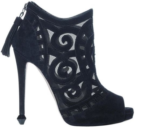 Названа самая сексуальная обувь 2011 года