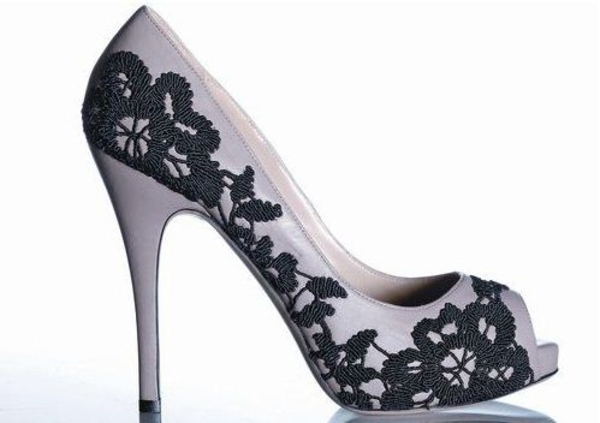 Названа самая сексуальная обувь 2011 года