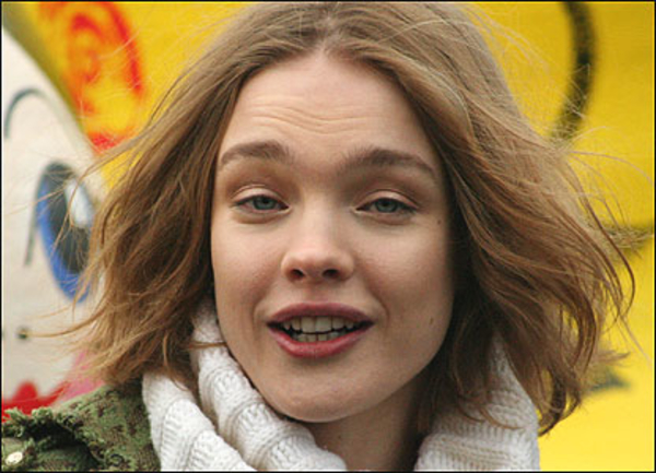 Наталья Водянова вышла в свет с детьми