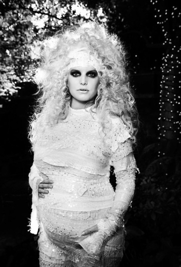 Беременная Джессика Симпсон в шокирующей фотосессии