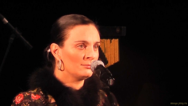 Папарацци сняли Елену Ваенгу без макияжа