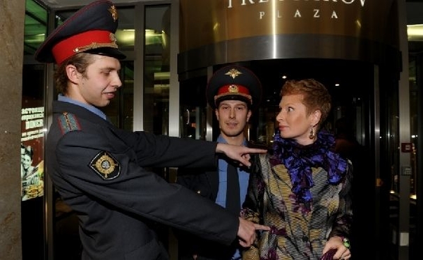 Полиция задержала Амалию прямо на светской вечеринке