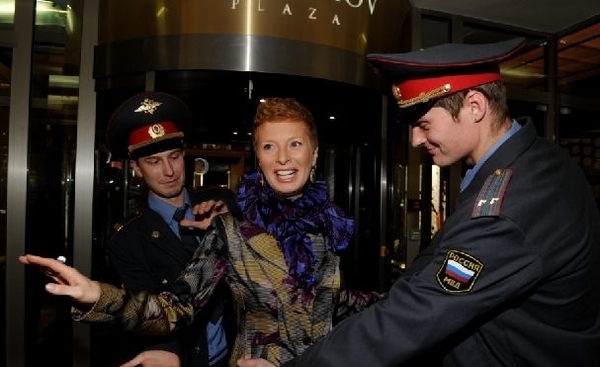 Полиция задержала Амалию прямо на светской вечеринке